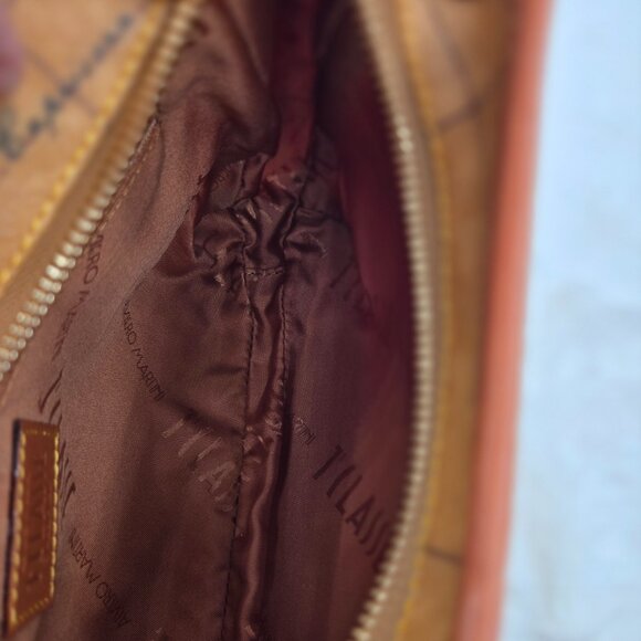 Geo Classic Shoulder Bag - Picture 12 of 12